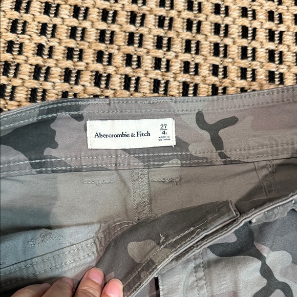 NEW! Abercrombie & Fitch Camouflage Cargo Pants - Picture 4 of 6